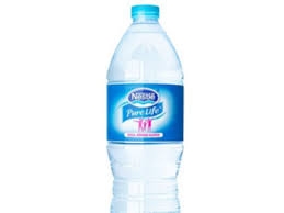 زجاجة مياه كبيرة